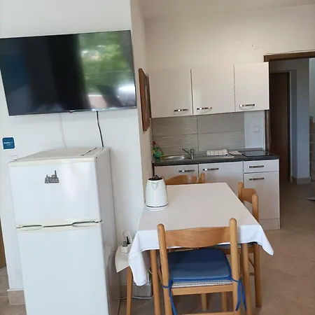 Rooms&apartment Hegic *