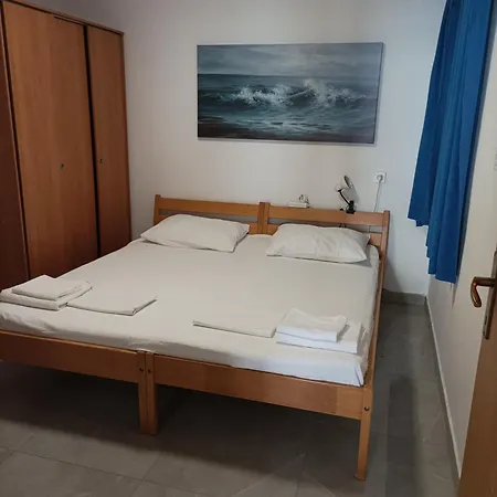 Rooms&apartment Hegic *