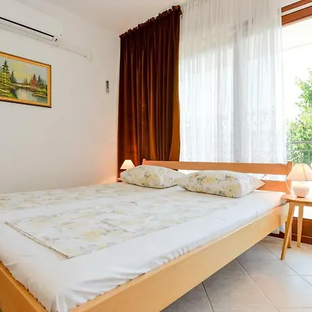 & Hegic With Parking Apartman