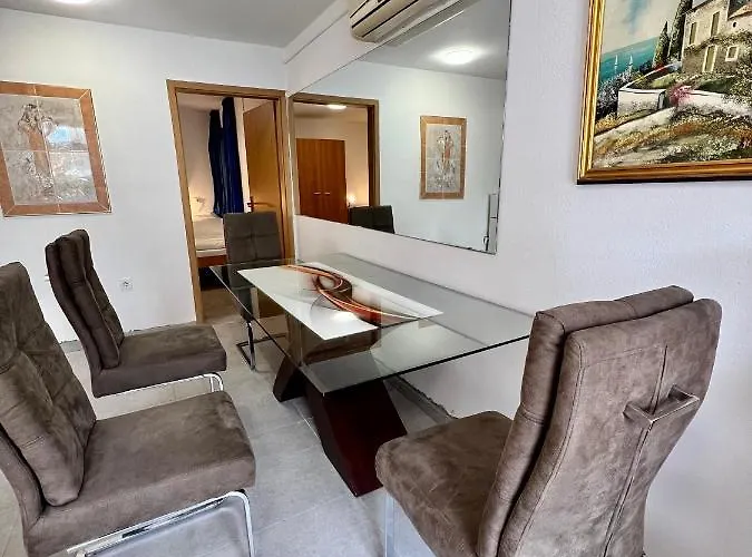 & Hegic Apartment